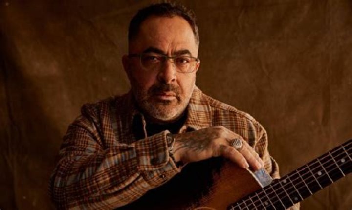 Artist Interview: Aaron Lewis Announces New Acoustic Album; Drops A Single & Preps For 2024