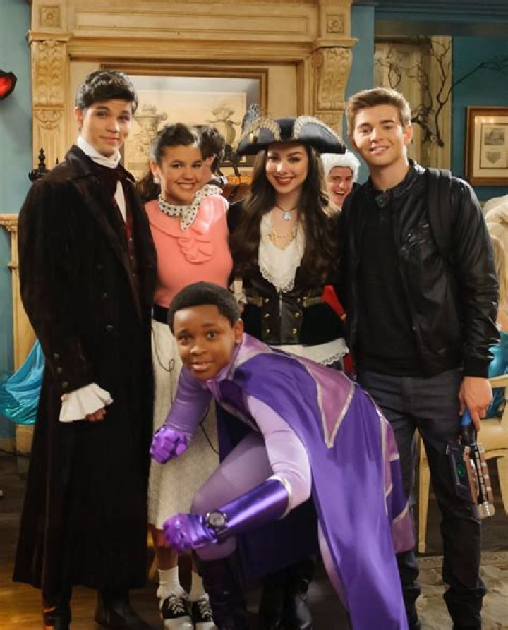 Haunted Thundermans – Celeb Secrets
