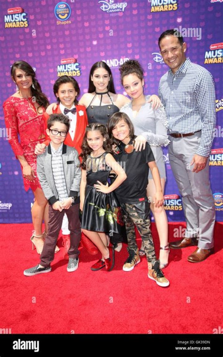KAYLA MAISONET, ARIANA GREENBLATT, NICOLAS BECHTEL, MALACHI BARTON, ISAAK PRESLEY, RONNI HAWK – Celeb Secrets