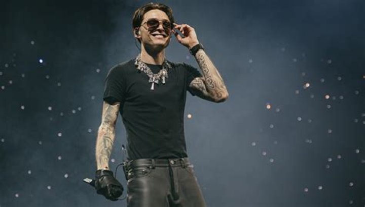 Hire Peso Pluma for a Corporate Event or Performance Booking.