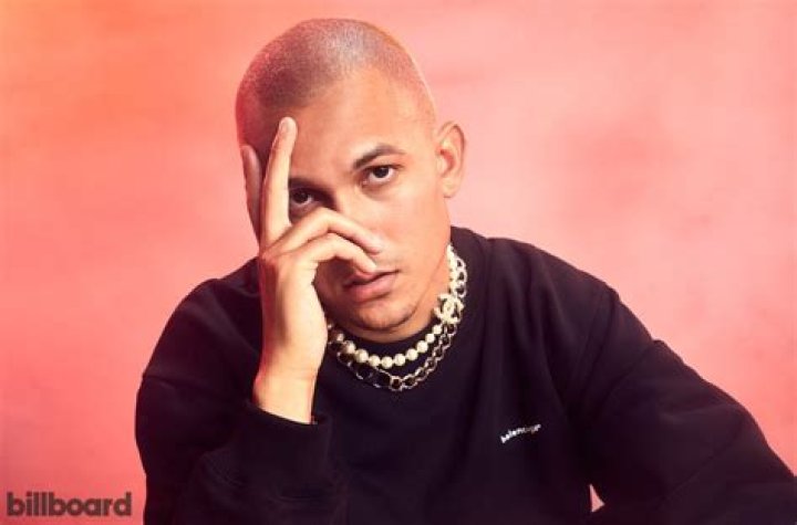 Tainy Signs With WME